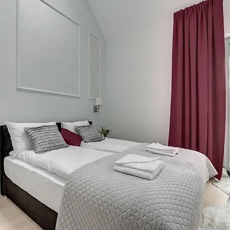 Apartment Flats For Rent - Sea